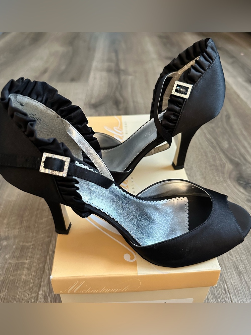 Michaelangelo Ruffle Lolita Heels Size 9